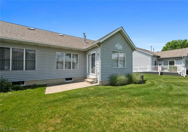Listing Photo 5 - Condo for sale in building located at 126 Augusta Dr, Elyria, OH 44035