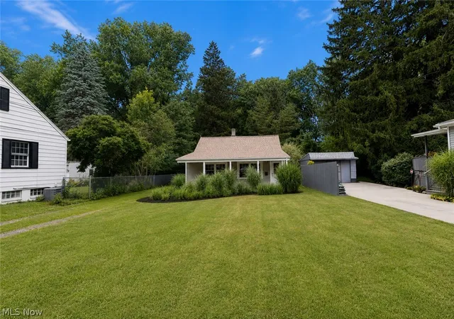 3rd image of 4080 W 229Th St, Cleveland, OH 44126 | MLS# 5226439