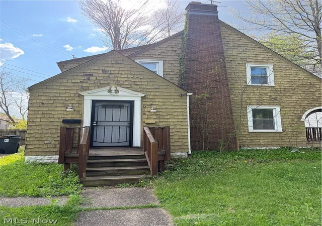 Photo 4 of Single family home for sale at 918 Frederick Blvd, Akron, OH 44320 | MLS# 5226080 | Listing updated on 2026-07-10