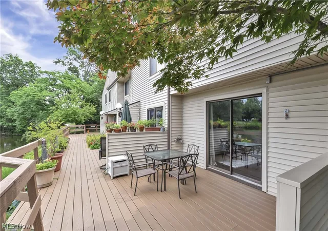 5th image of 1420 Cedarwood Dr #H, Westlake, OH 44145 | MLS# 5223301