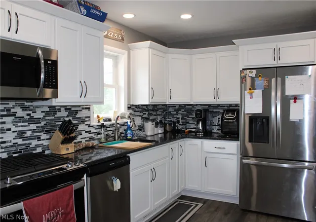 4th image of 13605 Crestway Dr, Brook Park, OH 44142 | MLS# 5226033