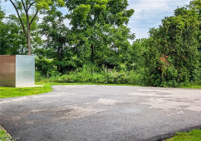 Listing Photo 2 - Condo for sale in building located at 2069 Penguin Ave, Coventry Township, OH 44319 - Unit #
