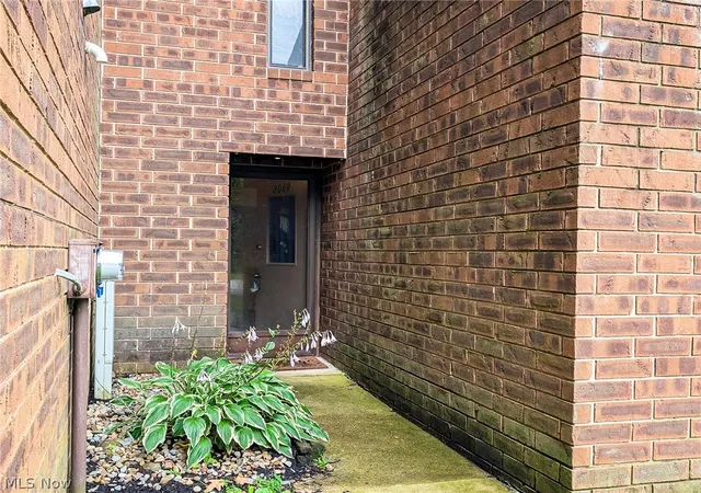Listing Photo 3 - Condo for sale in building located at 2069 Penguin Ave, Coventry Township, OH 44319