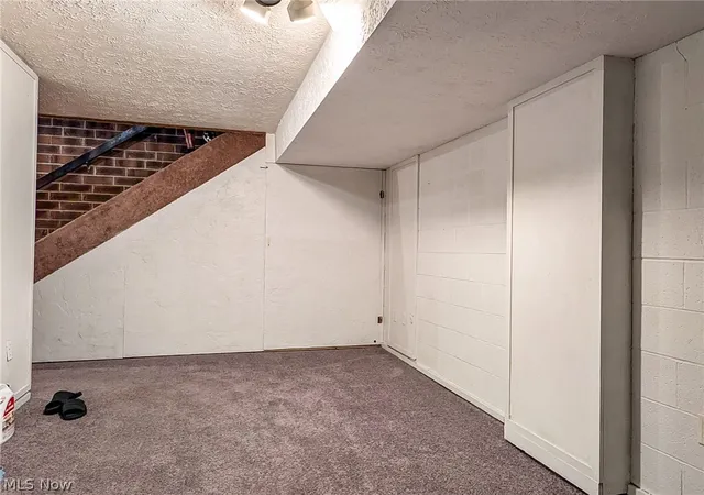 Listing Photo 5 - Condo for sale in building located at 2069 Penguin Ave, Coventry Township, OH 44319