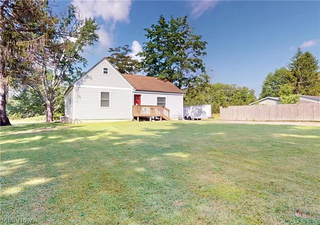 2nd image of 12233 Woodiebrook Rd, Chardon, OH 44024 | MLS# 5225451