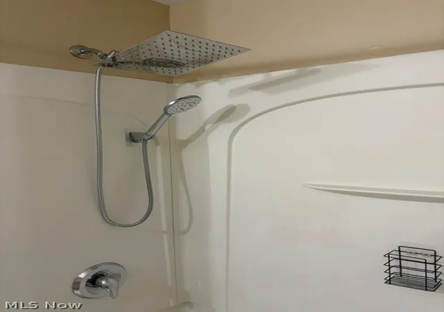 Listing Photo 2 - Condo for sale in building located at 6400 Ctr St, Mentor, OH 44060 - Unit #88