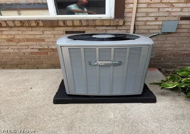 Listing Photo 4 - Condo for sale in building located at 6400 Ctr St, Mentor, OH 44060 - Unit #88