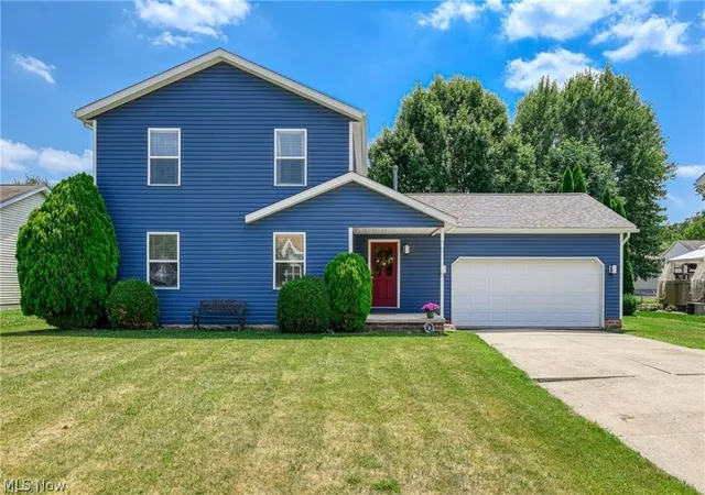 Photo 2 of Single family home for sale at 835 Yorkshire Dr, Ravenna, OH 44266 | MLS# 5226465 | Listing updated on 2026-08-31