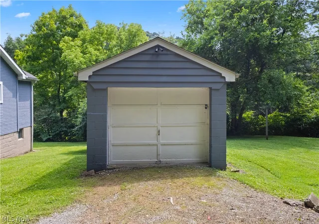 Photo 3 of Single family home for sale at 210 Arnell Ln, Steubenville, OH 43952 | MLS# 5226608 | Listing updated on 2026-09-28
