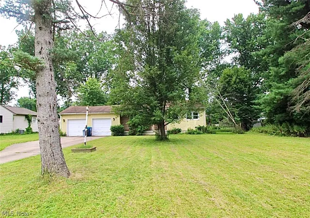 Homes for sale in Youngstown, OH | 333 Yvonne Dr, Youngstown, OH 44505 | MLS# 5226638