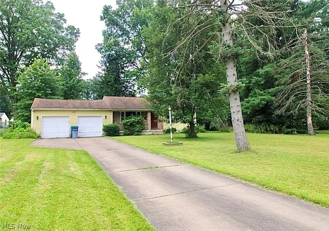 Homes for sale in Youngstown, OH | 333 Yvonne Dr, Youngstown, OH 44505 | MLS# 5226638