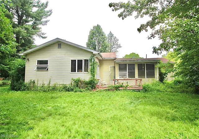 Homes for sale in Youngstown, OH | 333 Yvonne Dr, Youngstown, OH 44505 | MLS# 5226638