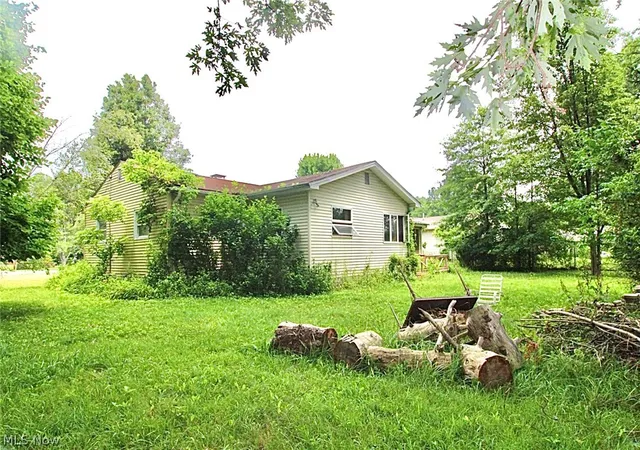 Homes for sale in Youngstown, OH | 333 Yvonne Dr, Youngstown, OH 44505 | MLS# 5226638