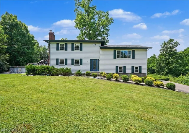 Homes for sale in Kent, OH | 952 Ravenna Rd, Kent, OH 44240 | MLS# 5223683