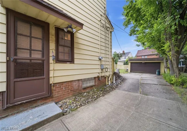 3rd image of 4394 Baintree Rd, Cleveland, OH 44118 | MLS# 5226490