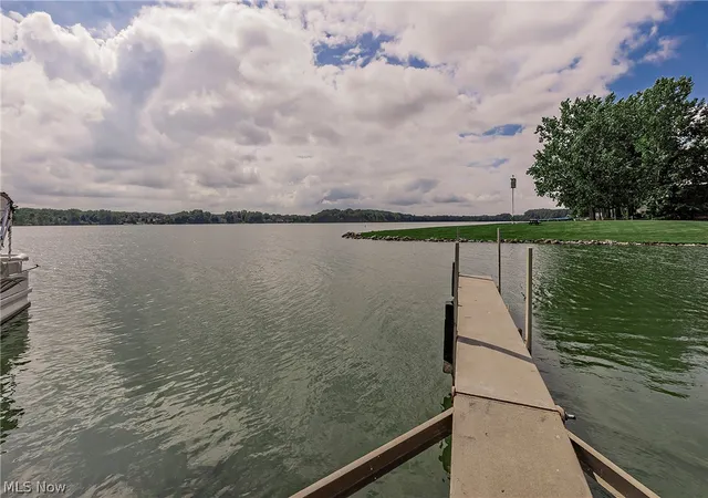 2nd image of 3441 Beaver Trl, Aurora, OH 44202