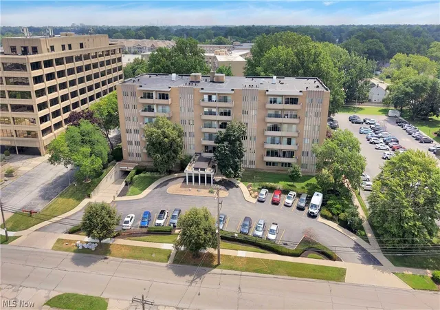 2nd image of 3167 Linden Rd #201, Rocky River, OH 44116 | MLS# 5226566
