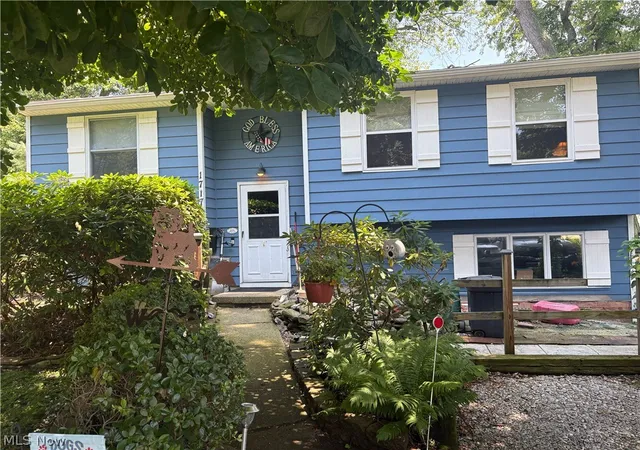 Photo 2 of Single family home for sale at 1717 Stirling Rd, Madison, OH 44057 | MLS# 5226683 | Listing updated on 2026-08-24