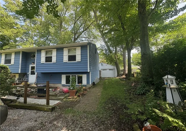 Photo 3 of Single family home for sale at 1717 Stirling Rd, Madison, OH 44057 | MLS# 5226683 | Listing updated on 2026-08-24