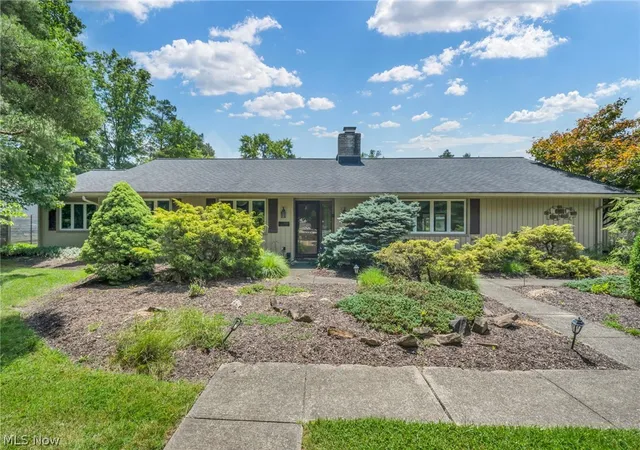3rd image of 18389 Falling Water Rd, Strongsville, OH 44136 | MLS# 5226551