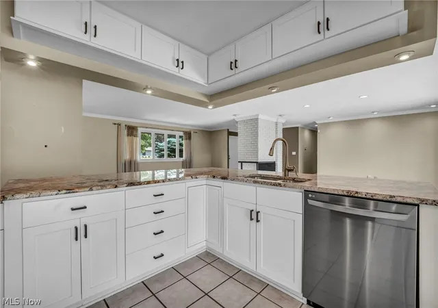 4th image of 18389 Falling Water Rd, Strongsville, OH 44136 | MLS# 5226551