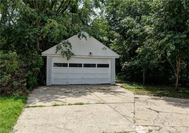 5th image of 827 Kinsman St Nw, Warren, OH 44483 | MLS# 5226399