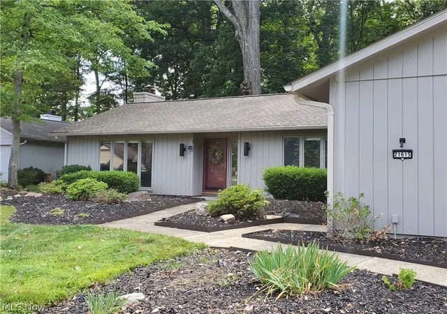 4th image of 21615 Shagbark Trl, Strongsville, OH 44149 | MLS# 5224909