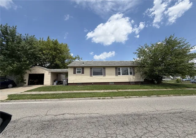 Homes for sale in Youngstown, OH | 404 N Glenellen Ave, Youngstown, OH 44509 | MLS# 5226702