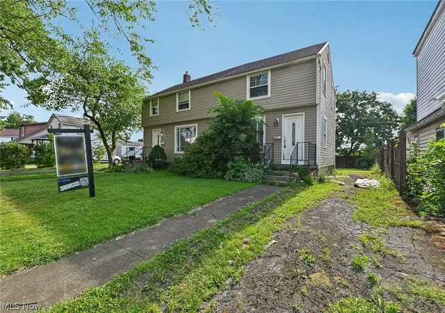 Listing Photo 3 - Condo for sale in building located at 116 Lafayette Ave, Niles, OH 44446