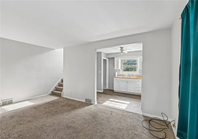 Listing Photo 5 - Condo for sale in building located at 116 Lafayette Ave, Niles, OH 44446