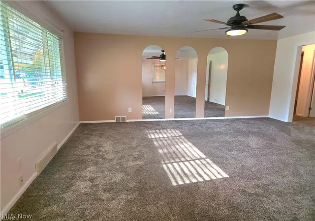 Homes for sale in Elyria, OH | 976 N Pasadena Ave, Elyria, OH 44035 | MLS# 5226719