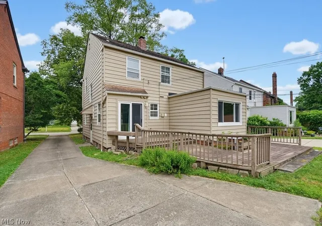 5th image of 2345 Charney Rd, University Heights, OH 44118 | MLS# 5226448