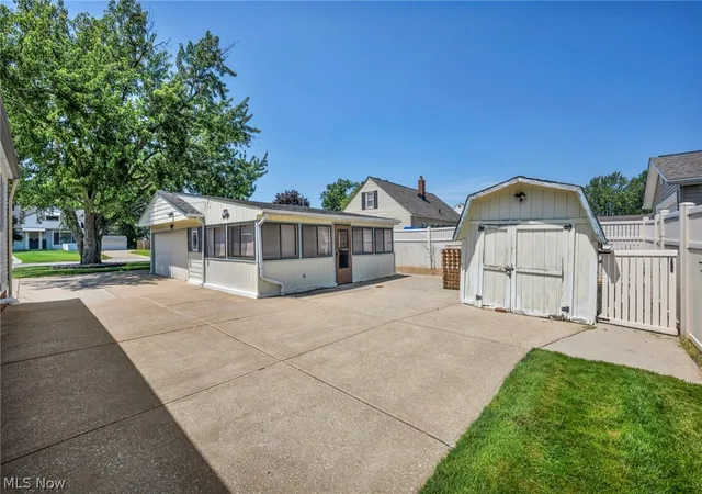 Photo 4 of Sale Pending at 3929 E 365th Street, Willoughby, OH 44094 | MLS# 5226571 | Listing updated on 2026-08-29