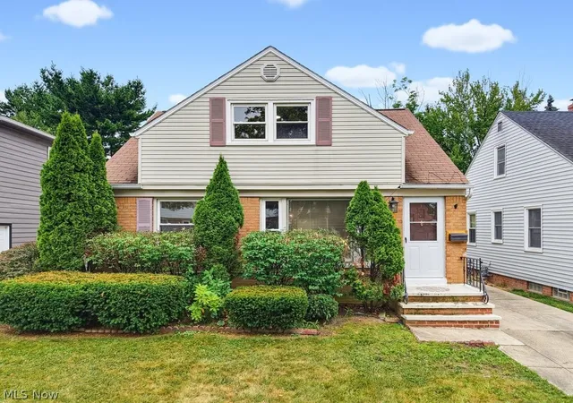 Photo 1 of Sale Pending at 4154 Stonehaven Rd, Cleveland, OH 44121 | MLS# 5225321 | Listing updated on 2026-08-28