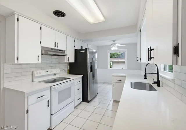 Photo 3 of Sale Pending at 4154 Stonehaven Rd, Cleveland, OH 44121 | MLS# 5225321 | Listing updated on 2026-08-28