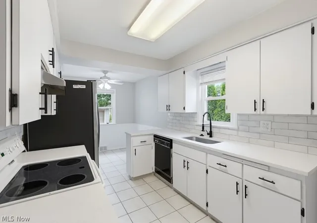 Photo 3 of Sale Pending at 4154 Stonehaven Rd, Cleveland, OH 44121 | MLS# 5225321 | Listing updated on 2026-08-28