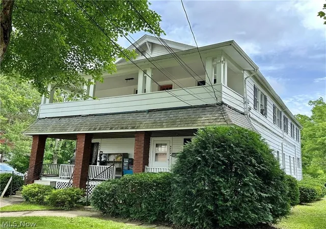 Homes for sale in Garrettsville, OH | 8026 Elm St, Garrettsville, OH 44231 | MLS# 5226536