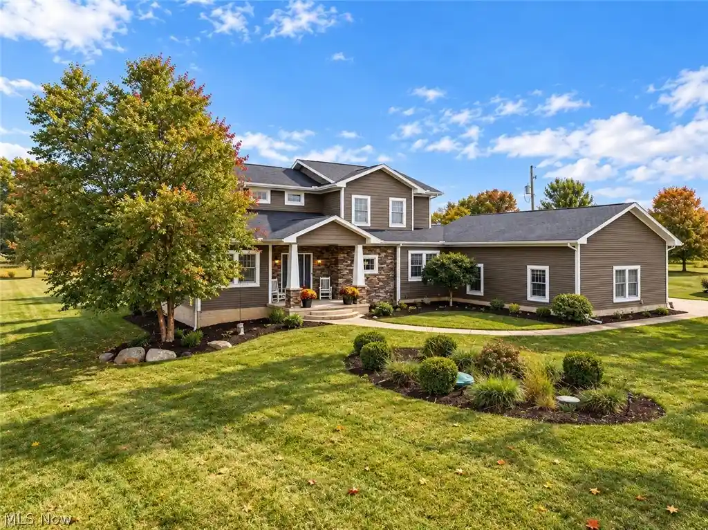 Photo 1 of Single family home for sale at 9288 Columbus Rd Ne, Louisville, OH 44641 | MLS# 5226404 | Listing updated on 2026-10-16