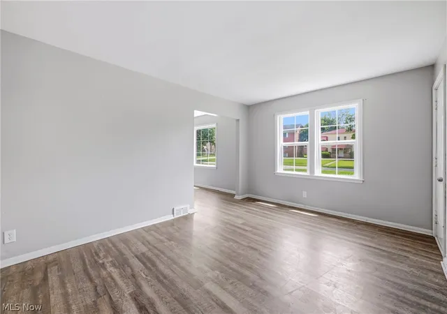 5th image of 4230 Chester Dr, Youngstown, OH 44512 | MLS# 5226762
