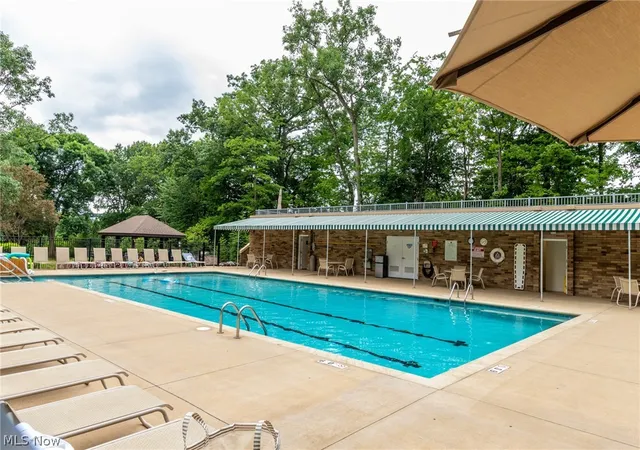 2nd image of 2202 Acacia Park Dr, Lyndhurst, OH 44124