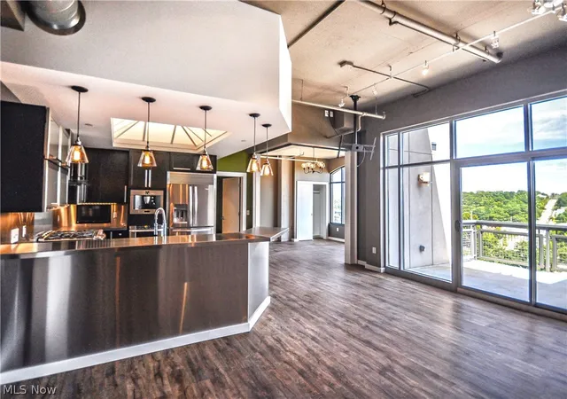 3rd image of 21 Furnace St #802, Akron, OH 44308 | MLS# 5226768