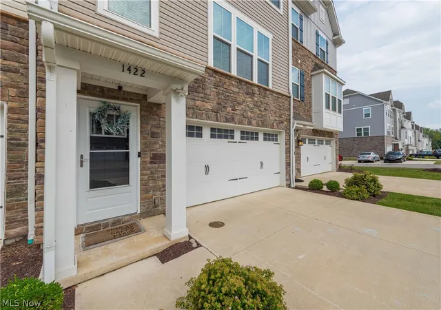 Homes for sale in Avon, OH | 1422 Chateau Pl, Avon, OH 44011 | MLS# 5226782