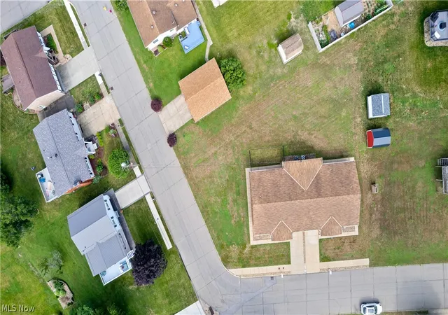 Photo 3 of Multi family home for sale at 270 272 Oregon Ave, Weirton, WV 26062 | MLS# 5226775 | Listing updated on 2026-08-01