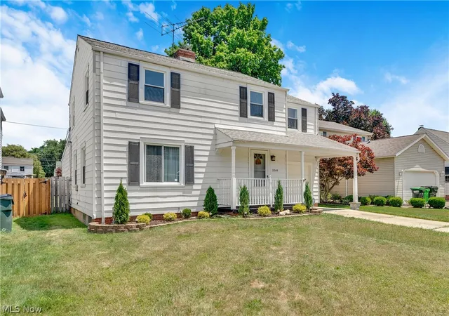 2nd image of 2245 Sunset Dr, Wickliffe, OH 44092 | MLS# 5226143