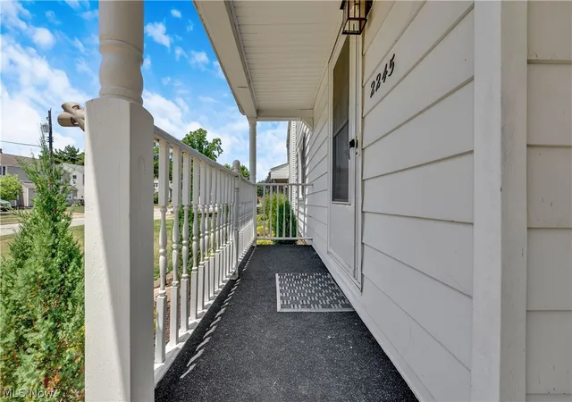 3rd image of 2245 Sunset Dr, Wickliffe, OH 44092 | MLS# 5226143