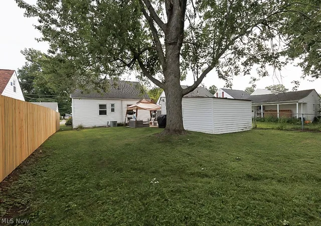 3rd image of 521 Cambridge Ave, Elyria, OH 44035 | MLS# 5226473