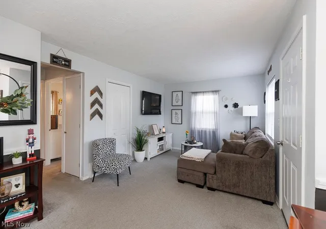 5th image of 521 Cambridge Ave, Elyria, OH 44035 | MLS# 5226473