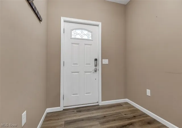 Photo 2 of Sale Pending at 38155 Highgate Blf Ln, Willoughby, OH 44094 | MLS# 5226801 | Listing updated on 2026-08-24