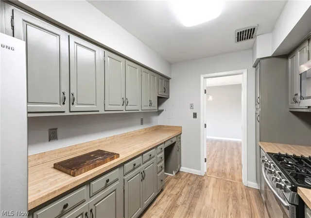 4th image of 2202 Acacia Park Dr #2616, Lyndhurst, OH 44124 | MLS# 5226273