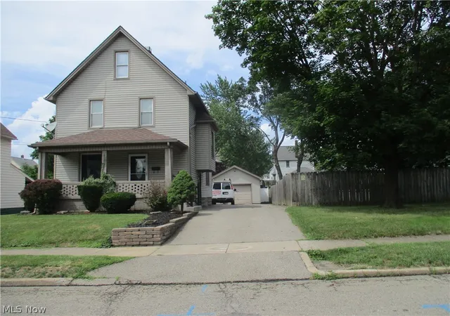 1st image of 326 E Wilson Ave, Girard, OH 44420 | MLS# 5226824